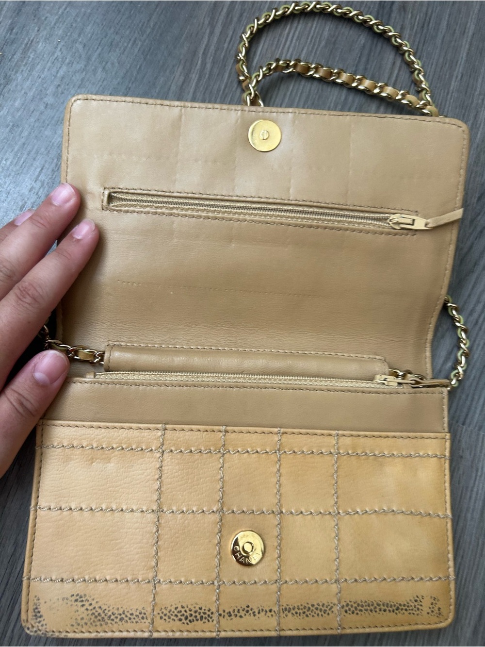 Chanel purse - Picture 3 of 9